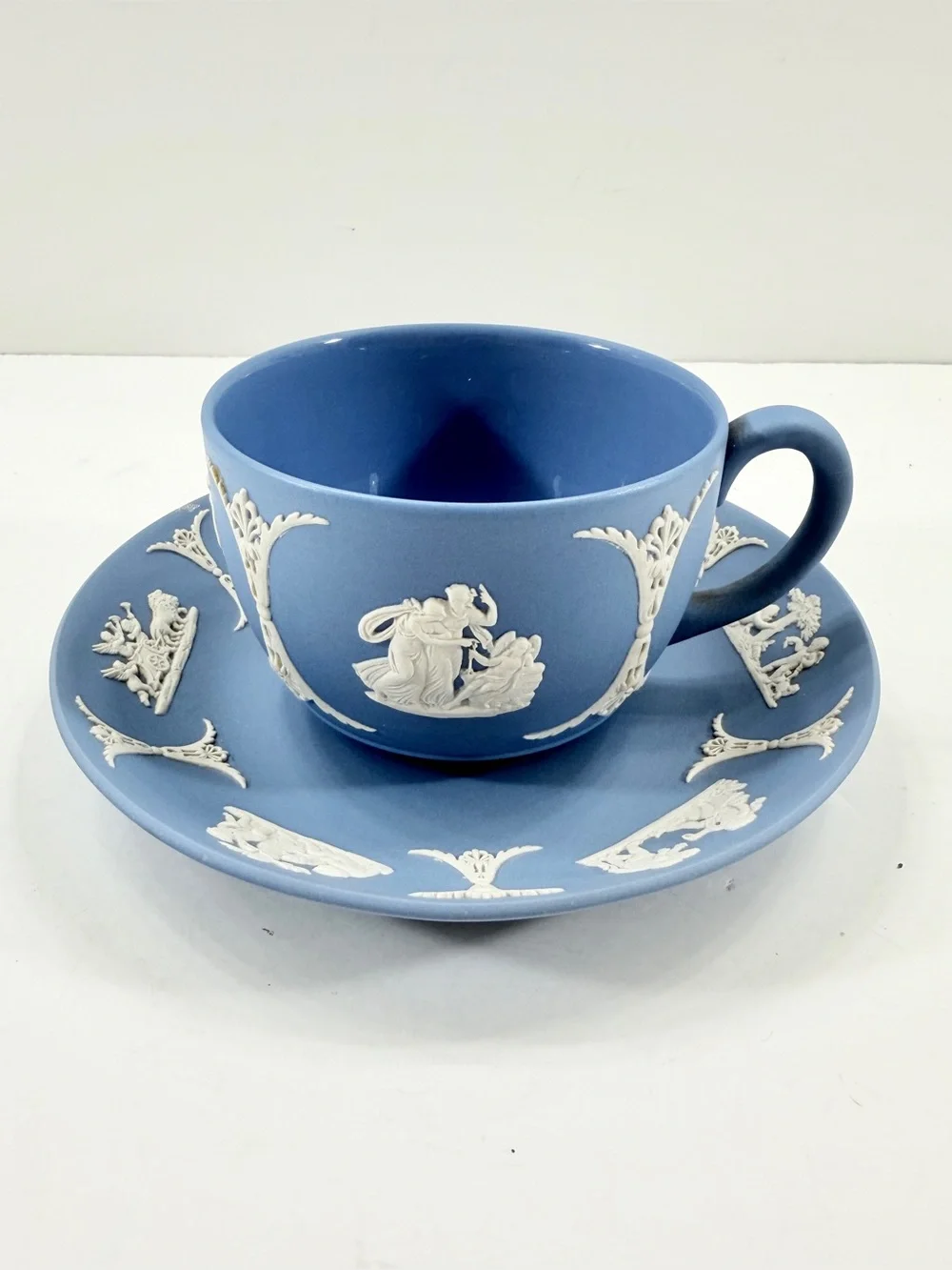 1953 Wedgwood Jasperware Teacup Cup & Saucer, Sacrifice Figures, Pale Blue‎ RARE